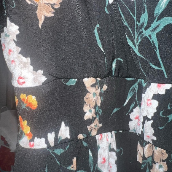 Kaileigh jumpsuit black with floral print adjustable straps, - Picture 3 of 10